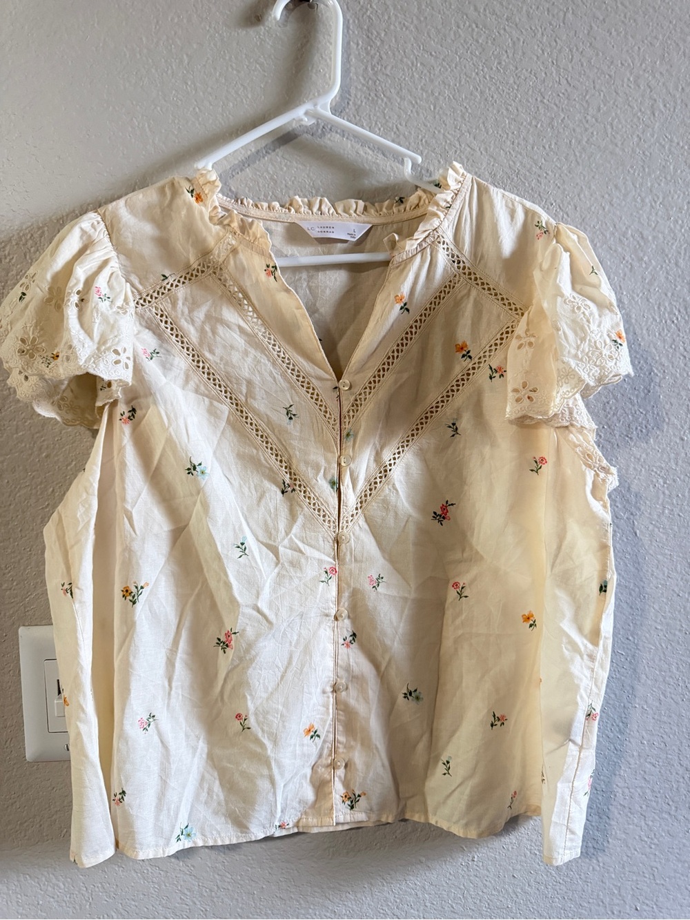 LC Lauren Conrad Cream Floral Button-Front Blouse